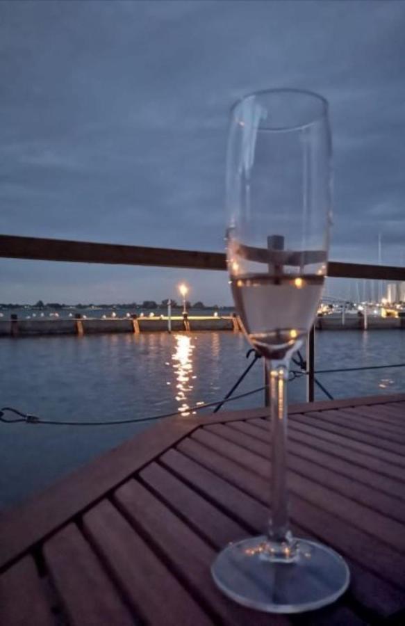 Hausboot Isa-Bella Ξενοδοχείο Burg  Εξωτερικό φωτογραφία